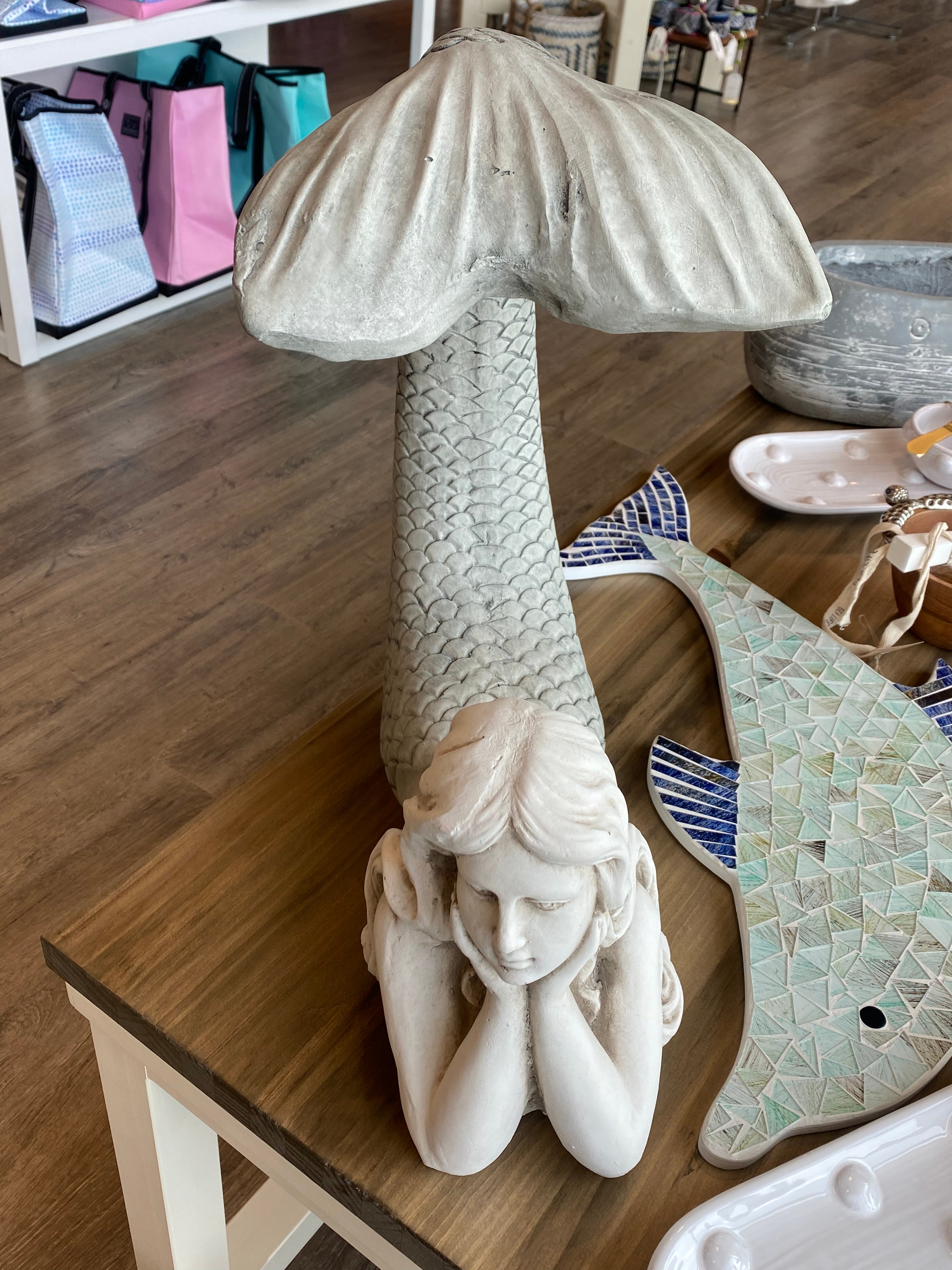 18-3/4" Mermaid w/ Tail Up