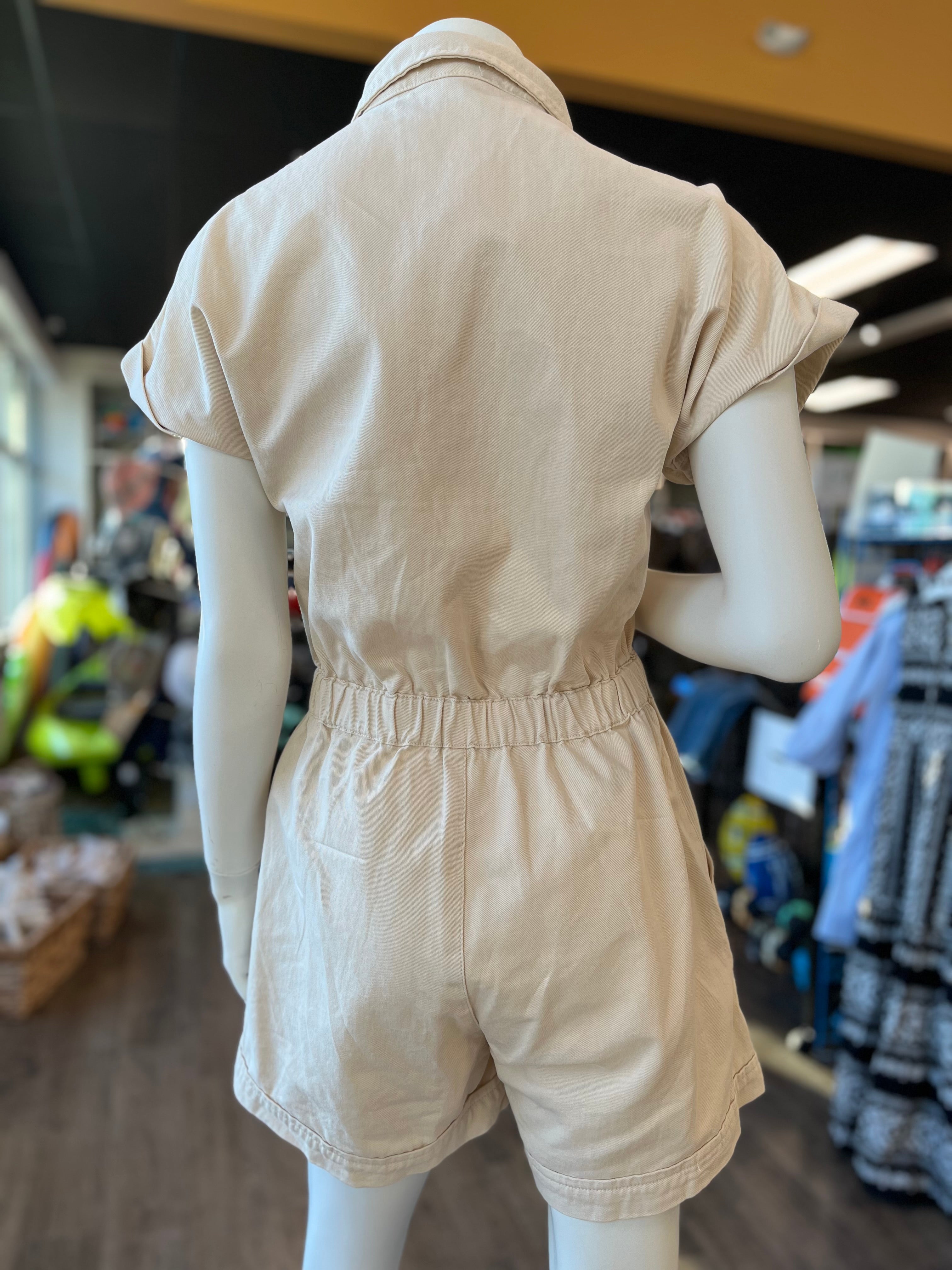 Belted s/s Romper w/ Zipper