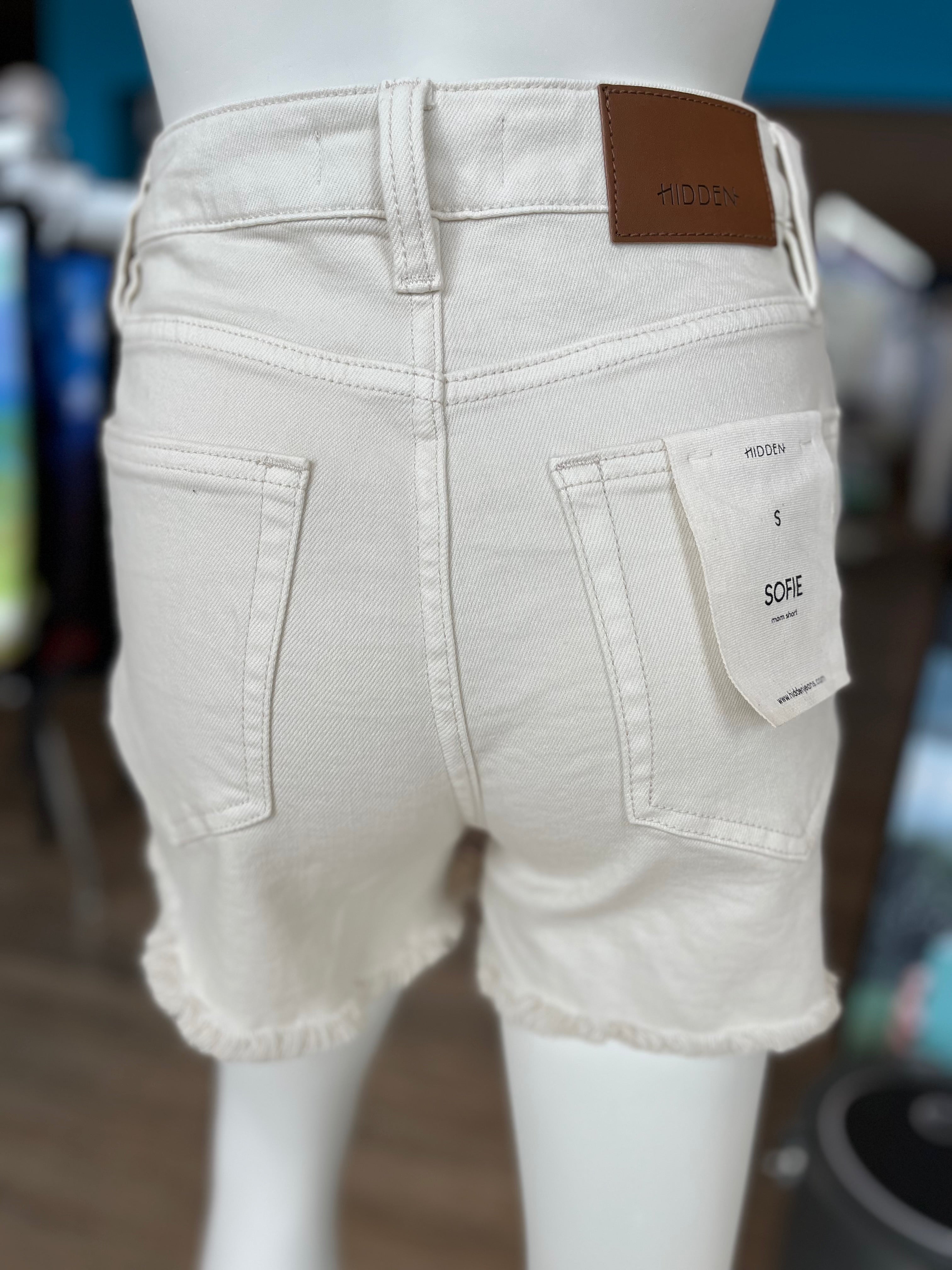 Sofie High Rise Mom Short